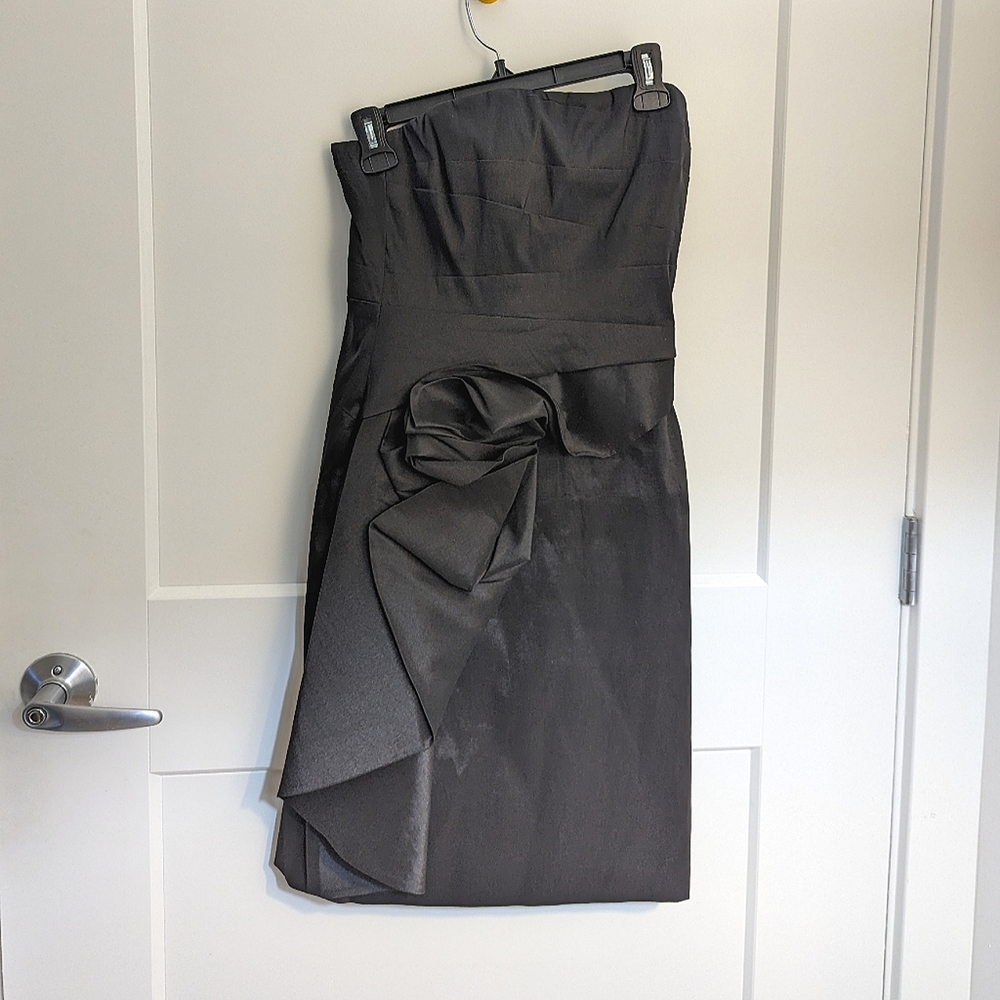 Badgley Mischka Black Gathered Front Dress Size 4